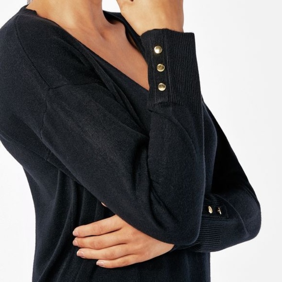 NWT Black V Neck Pullover - Picture 4 of 8